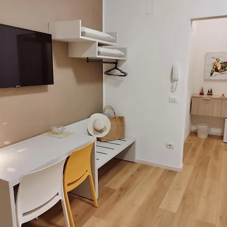 Con Garage Privato Guest house