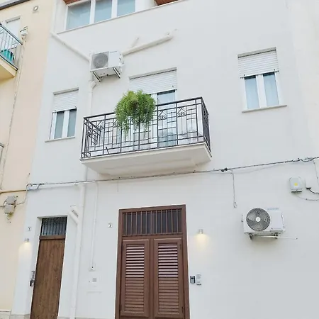Konukevi Con Garage Privato 3*